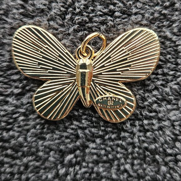 Beautiful Purple Butterfly Charm - Picture 2 of 2